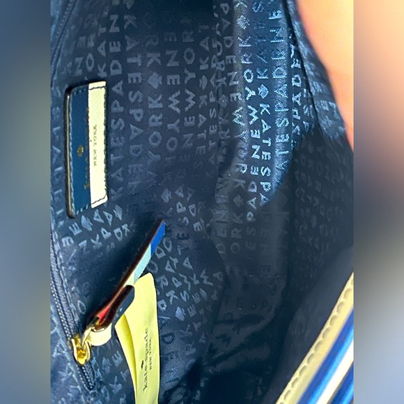 Kate Spade Carsen Crossbody Bag LaurelWay Striped Multicolor Vinyl Purse & coinp - Picture 2 of 12